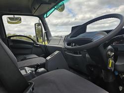 2025 Isuzu Fyj Auto 8X4 With Moffett M5 Extra Reach