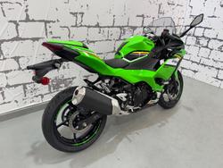 2025 Kawasaki Ninja 500 SE KRT Edition (EX500J) Ninja Green