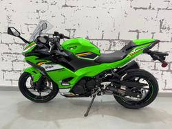 2025 Kawasaki Ninja 500 SE KRT Edition (EX500J) Ninja Green