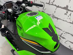 2025 Kawasaki Ninja 500 SE KRT Edition (EX500J) Ninja Green