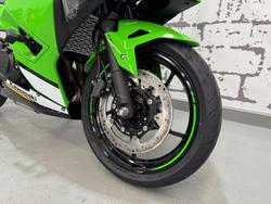 2025 Kawasaki Ninja 500 SE KRT Edition (EX500J) Ninja Green