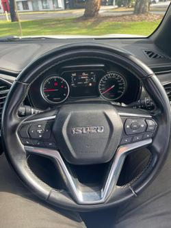 2020 Isuzu
D-MAX X-TERRAIN