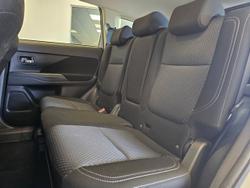 2018 MITSUBISHI
OUTLANDER ES 7 SEAT 2WD