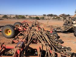 2018 Bourgault 3320-76 Red