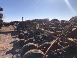 2018 Bourgault 3320-76 Red