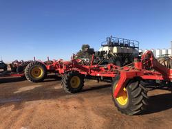 2017 Bourgault 3320-86Phd Red