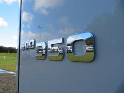 2025 Isuzu F Series FYJ300-350