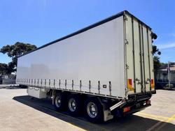 2004 Maxitrans St3 22 Pallet Sd Refrigerated Curtain, Tuck Away Tail Gate