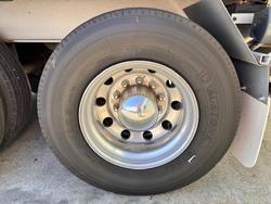 2004 Maxitrans St3 22 Pallet Sd Refrigerated Curtain, Tuck Away Tail Gate