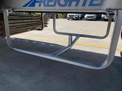 2004 Maxitrans
                St3 22 Pallet Sd Refrigerated Curtain, Tuck Away Tail Gate