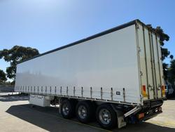 2004 Maxitrans
                St3 22 Pallet Sd Refrigerated Curtain, Tuck Away Tail Gate