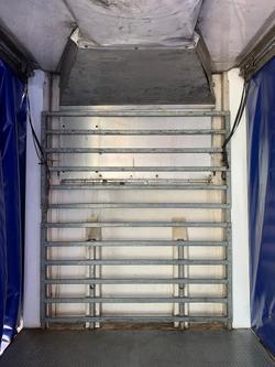 2004 Maxitrans
                St3 22 Pallet Sd Refrigerated Curtain, Tuck Away Tail Gate