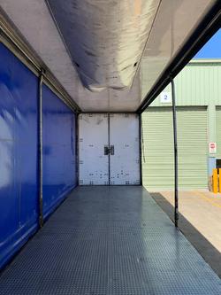 2004 Maxitrans
                St3 22 Pallet Sd Refrigerated Curtain, Tuck Away Tail Gate