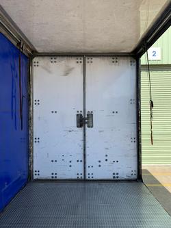 2004 Maxitrans
                St3 22 Pallet Sd Refrigerated Curtain, Tuck Away Tail Gate