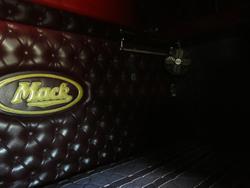 2005 Mack Superliner WHITE