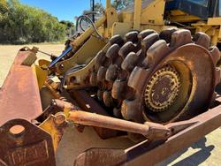 2001 Caterpillar
                825G 