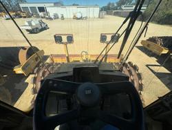 2001 Caterpillar
                825G 