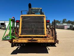 2001 Caterpillar
                825G 