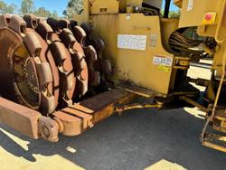 2001 Caterpillar
                825G 