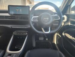 2024 Jeep
Avenger Limited