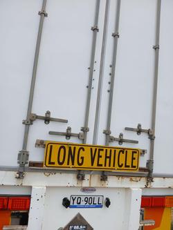 2001 Maxitrans Curtainside