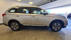 2018 MITSUBISHI
OUTLANDER ES ADAS 5 SEAT 2WD