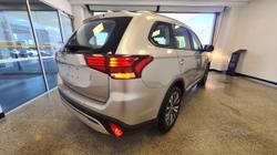 2018 MITSUBISHI
OUTLANDER ES ADAS 5 SEAT 2WD