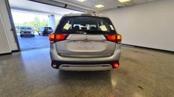 2018 MITSUBISHI
OUTLANDER ES ADAS 5 SEAT 2WD