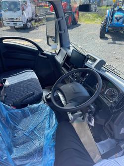 2024 Isuzu Nmr 45/60-150 Amt Tri-Tipper NMR