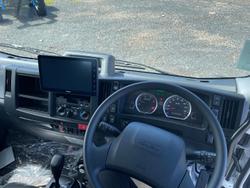 2024 Isuzu
Nmr 45/60-150 Amt Tri-Tipper NMR