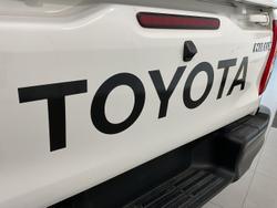 2024 Toyota
Hilux SR