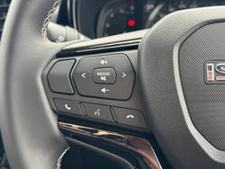 2025 Isuzu
                D-MAX BLADE