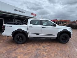 2025 Isuzu
                D-MAX BLADE
