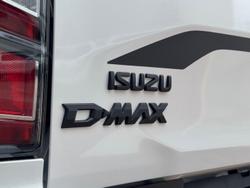 2025 Isuzu
                D-MAX BLADE