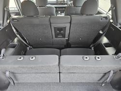 2024 Mitsubishi
Outlander ES