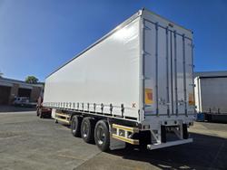 2014 Vawdrey 24 Pallet Straight B Curtain Sider White