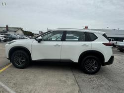 2025 Nissan
X-TRAIL ST