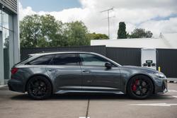 2024 Audi
                RS6 Performance
