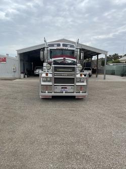 0 Kenworth T909