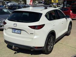 2017 Mazda
CX-5 Akera