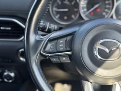 2017 Mazda
CX-5 Akera
