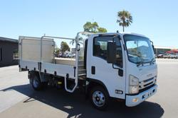 2017 Isuzu
NPR 45 155