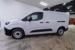 2024 Peugeot
Partner Pro