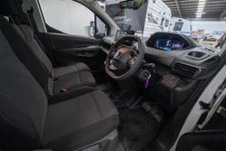 2024 Peugeot
Partner Pro