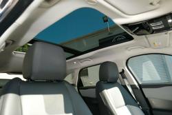 2024 Land Rover Range Rover Velar P250 Dynamic SE L560 MY25.5 AWD Santorini Black