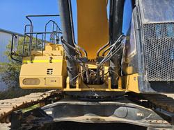 2018 Caterpillar 374Fl Yellow