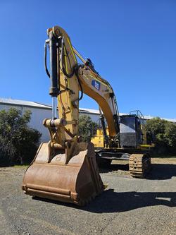 2018 Caterpillar 374Fl Yellow