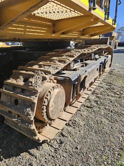 2018 Caterpillar 374Fl Yellow