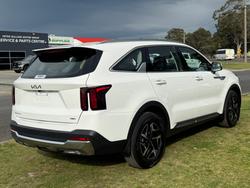 2025 Kia
                Sorento HEV S