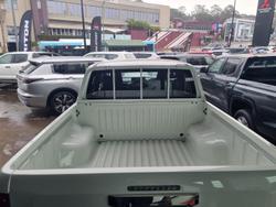 2024 Mitsubishi
Triton GLX